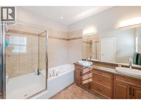 Photo 7 of 296 Kinney Avenue Unit# 104, Main South, Penticton
