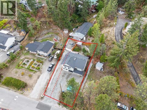 Approximate property lines and easement lines (between dotted line and left property line) at 3368 McIver Road, Glenrosa, West Kelowna
