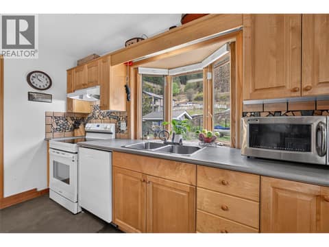 Photo 4 of 7366 Fintry Delta Road, Fintry, Kelowna