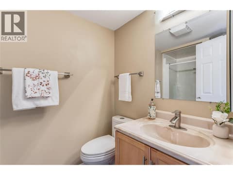 Ensuite at 200 DOUGALL Road N Unit# 207, Rutland North, Kelowna