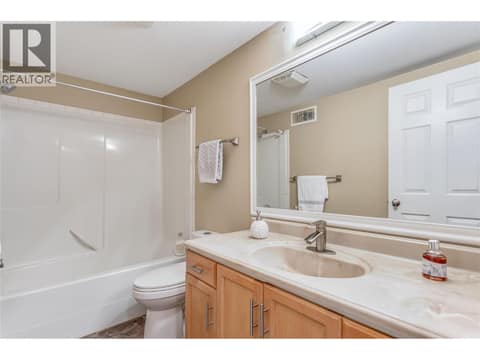 Main Bathroom at 200 DOUGALL Road N Unit# 207, Rutland North, Kelowna