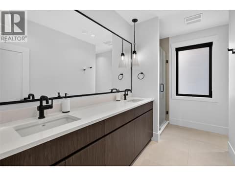 Full bathroom on upper level. at 1531 Cabernet Way, Lakeview Heights, West Kelowna