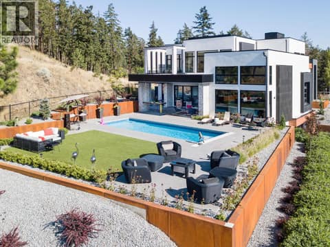 Photo 1 of 722 Highpointe Place, Glenmore, Kelowna