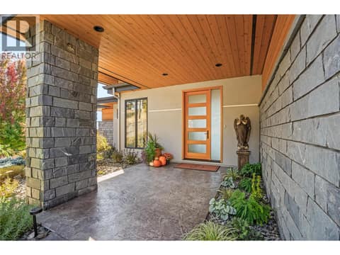 Front Entry at 1666 Lakestone Drive, Lake Country South West