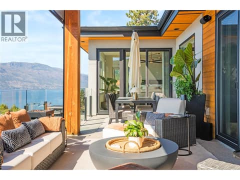 Outdoor Living at 1666 Lakestone Drive, Lake Country South West