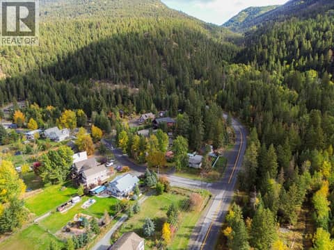 Photo 4 of 7316 Cahilty Crescent, Heffley, Kamloops