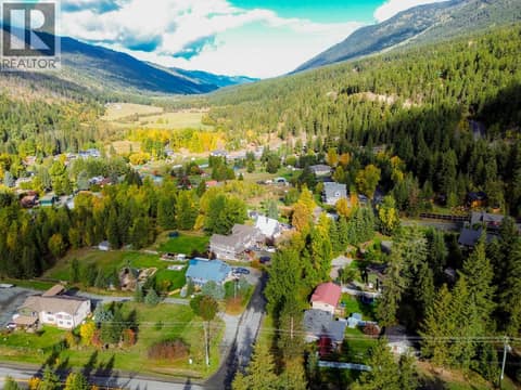 Photo 5 of 7316 Cahilty Crescent, Heffley, Kamloops