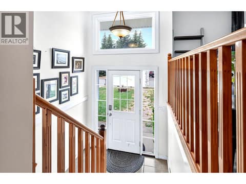 Photo 3 of 4634 STEVENS Drive, Rayleigh, Kamloops