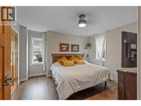 Photo 13 of 2653 SUNSET Drive, Valleyview, Kamloops