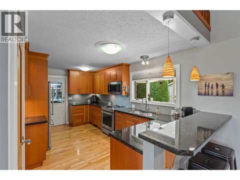 Photo 6 of 2653 SUNSET Drive, Valleyview, Kamloops