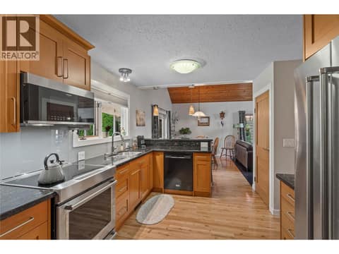 Photo 8 of 2653 SUNSET Drive, Valleyview, Kamloops