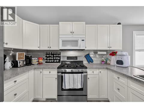 Photo 8 of 3381 Village Green Way Unit# 36, Westbank Centre, West Kelowna