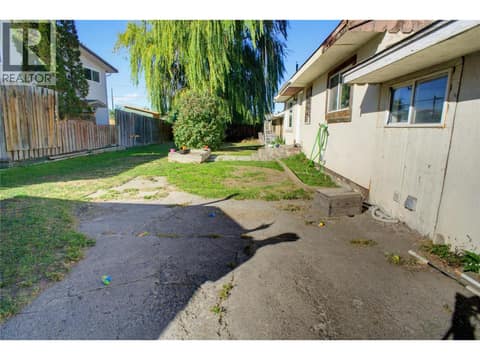 Photo 2 of 1302 CORNWALL Street, North Kamloops