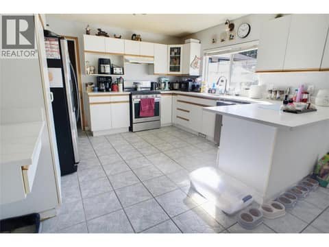 Photo 4 of 1302 CORNWALL Street, North Kamloops