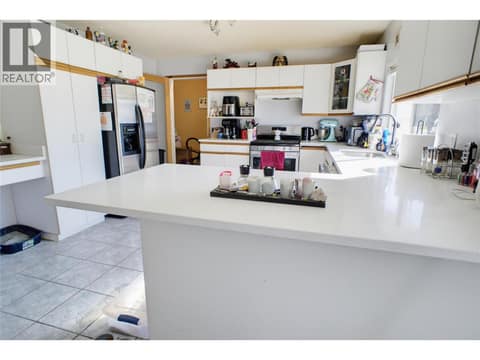 Photo 5 of 1302 CORNWALL Street, North Kamloops