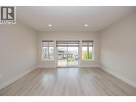 Photo 4 of 933 Mt Robson Place Unit# 97, Middleton Mountain Vernon
