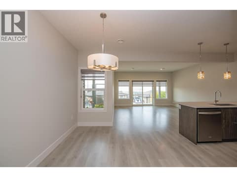 Photo 5 of 933 Mt Robson Place Unit# 97, Middleton Mountain Vernon