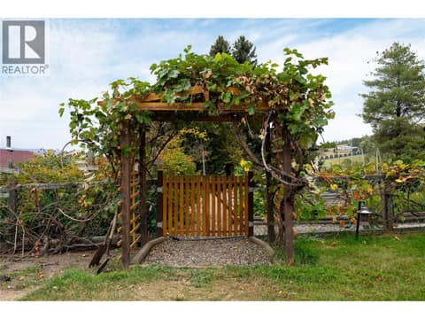 Photo 41 of 537 Robin Road, South BX, Vernon