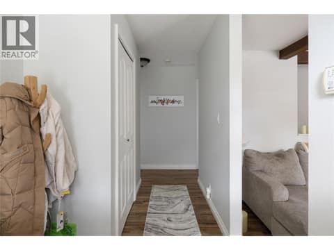 Photo 8 of 537 Robin Road, South BX, Vernon