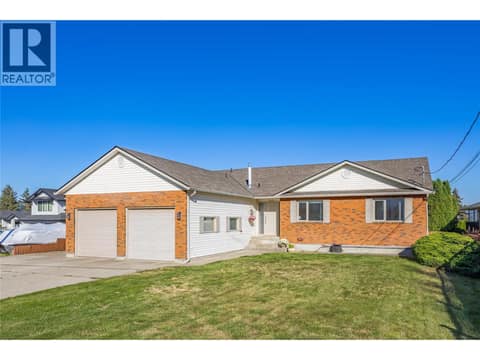 Photo 2 of 2245 Thacker Drive, Lakeview Heights, West Kelowna