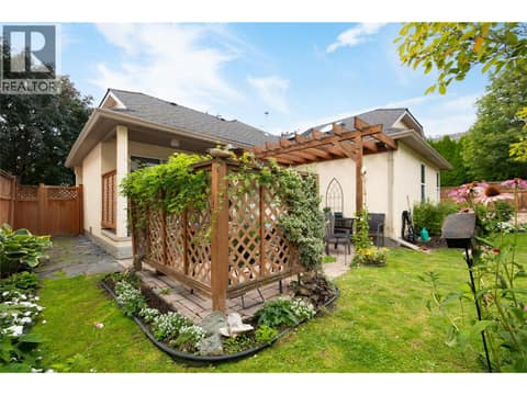 Photo 18 of 1888 Porthill Drive, Glenmore, Kelowna