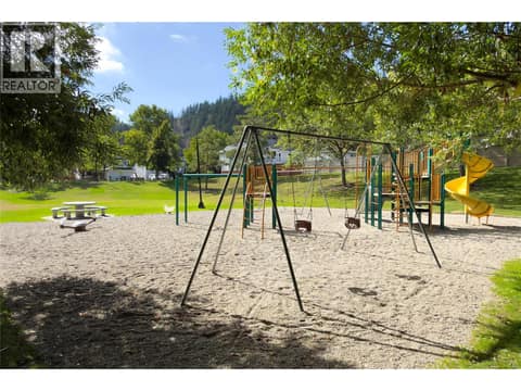 Photo 36 of 1888 Porthill Drive, Glenmore, Kelowna