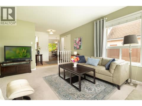 Photo 4 of 1888 Porthill Drive, Glenmore, Kelowna