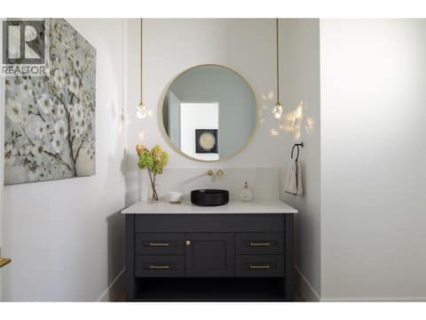 Powder bath at 4485 Wallace Hill Road, South East Kelowna