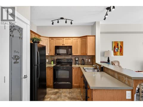 Photo 3 of 2551 Shoreline Drive Unit# 217, Lake Country North West