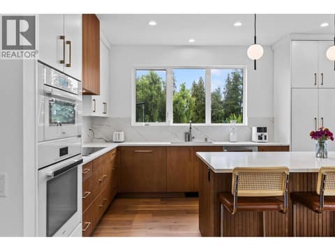 Photo 11 of 624 Bonjou Road, Lower Mission, Kelowna