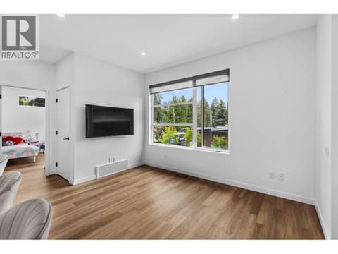 SUITE LIVING ROOM at 624 Bonjou Road, Lower Mission, Kelowna