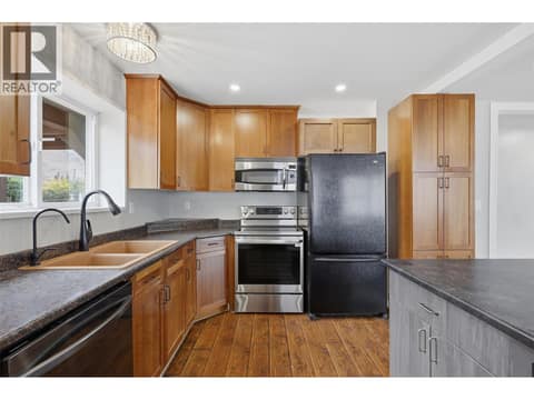 Photo 5 of 4568 CAMMERAY Drive, Rayleigh, Kamloops
