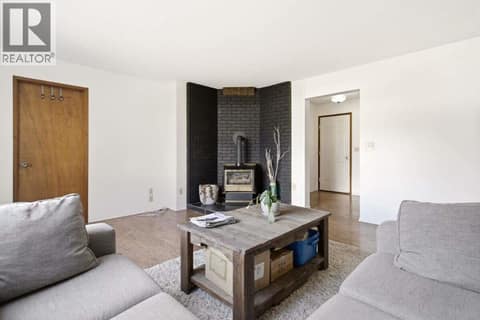 Photo 10 of 2555 Grenfell Road, Kelowna South
