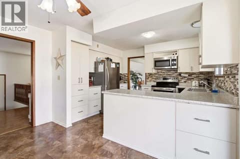 Photo 14 of 2555 Grenfell Road, Kelowna South
