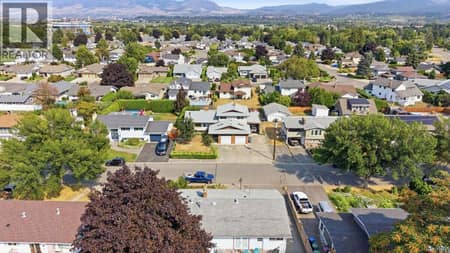 Photo 2 of 2555 Grenfell Road, Kelowna South