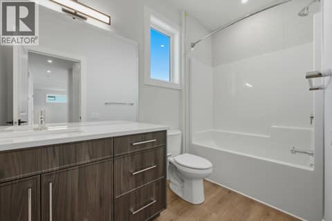 Main Living Full Bath at 2083 Cortina Drive, Black Mountain, Kelowna