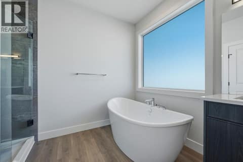 Primary Ensuite at 2083 Cortina Drive, Black Mountain, Kelowna