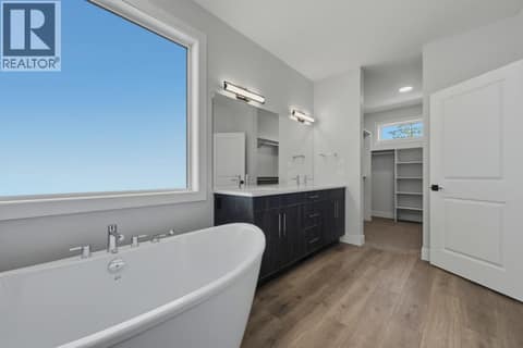 Primary Ensuite at 2083 Cortina Drive, Black Mountain, Kelowna