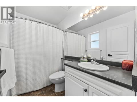 Primary ensuite at 2322 Shannon Heights Place, Shannon Lake, West Kelowna