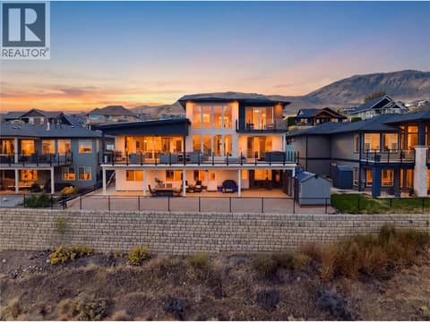 Photo 2 of 848 Cantle Drive, Batchelor Heights, Kamloops