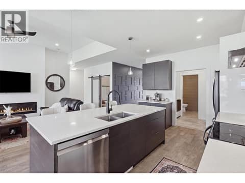Photo 10 of 1848 PARKCREST Avenue, Brocklehurst, Kamloops