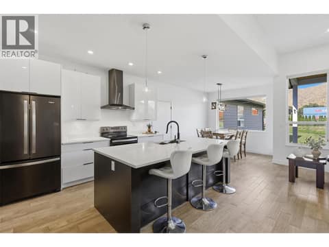 Photo 7 of 1848 PARKCREST Avenue, Brocklehurst, Kamloops