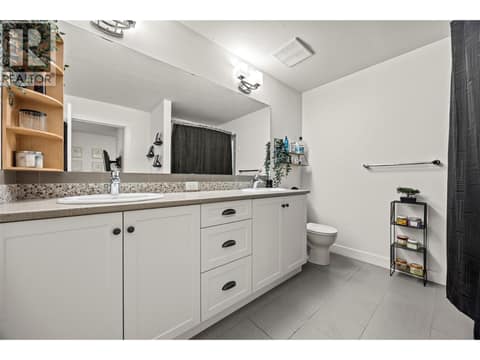 5PCE Primary ensuite- double vanity is a bonus! at 10724 Bottom Wood Lake Road Unit# 4, Lake Country South West