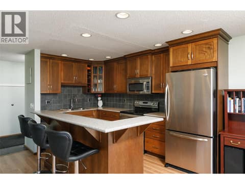 Photo 3 of 737 Leon Avenue Unit# 807, Kelowna North