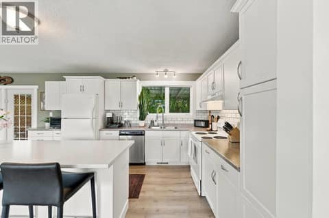 Photo 11 of 1029 Quesnel Road, Lower Mission, Kelowna
