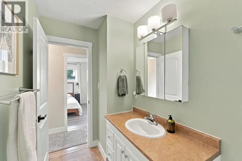 Photo 21 of 1029 Quesnel Road, Lower Mission, Kelowna
