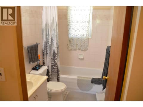 Photo 15 of 2022 Glenwood Drive, Valleyview, Kamloops