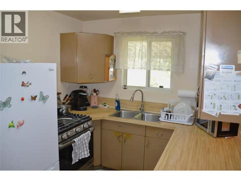 Photo 8 of 2022 Glenwood Drive, Valleyview, Kamloops