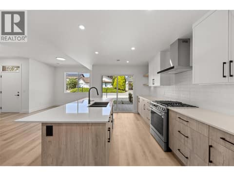 Photo 4 of 773 Kinnear Avenue Unit# 2, Kelowna South