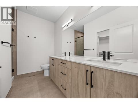 Master bathroom double sinks at 773 Kinnear Avenue Unit# 2, Kelowna South
